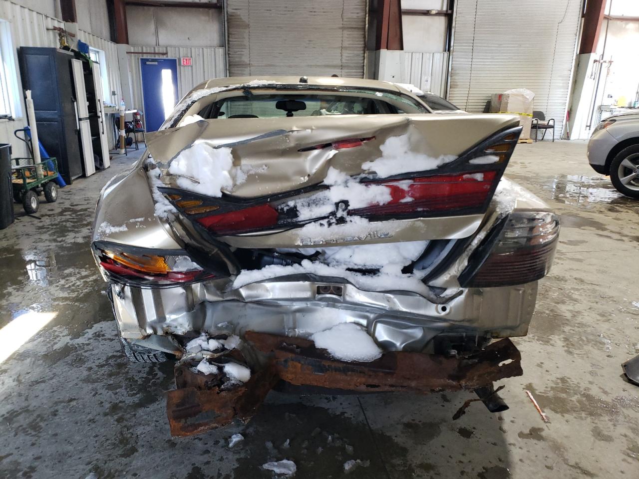 2005 Pontiac Bonneville - Image 6