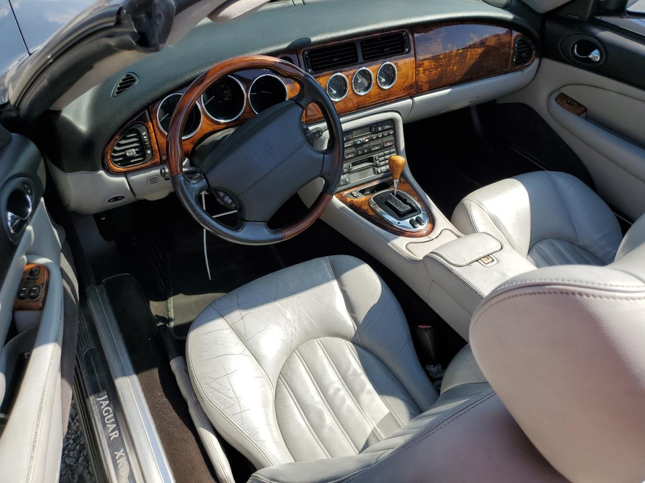 2005 Jaguar XK - Image 8