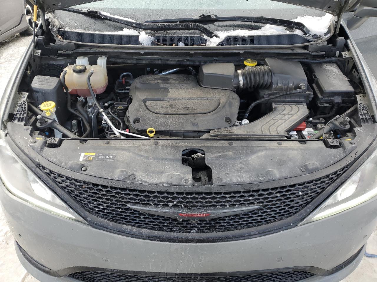 2020 Chrysler Pacifica - Image 12