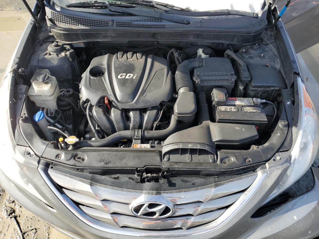 2011 Hyundai Sonata - Image 11