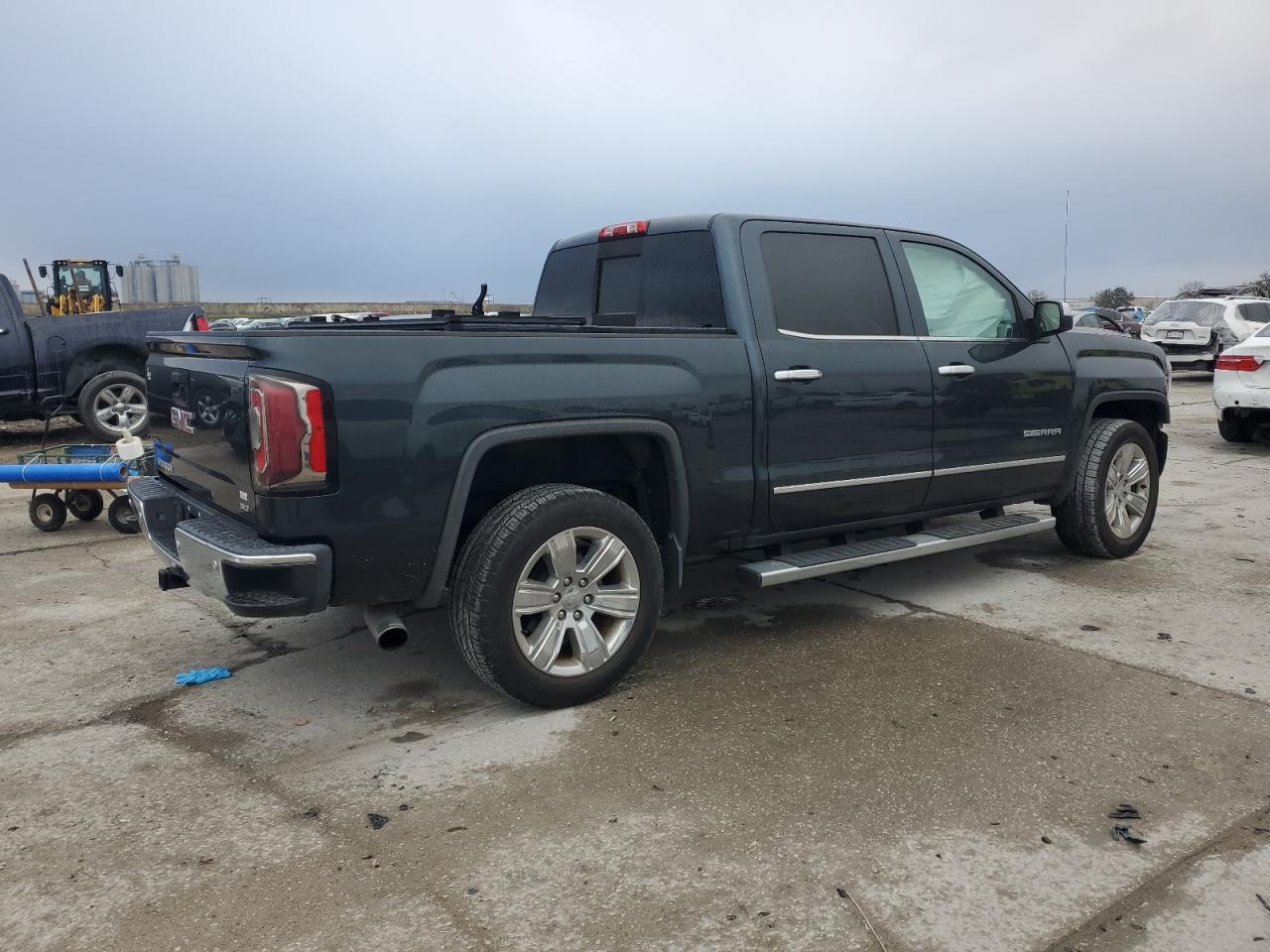 2017 GMC Sierra - Image 3