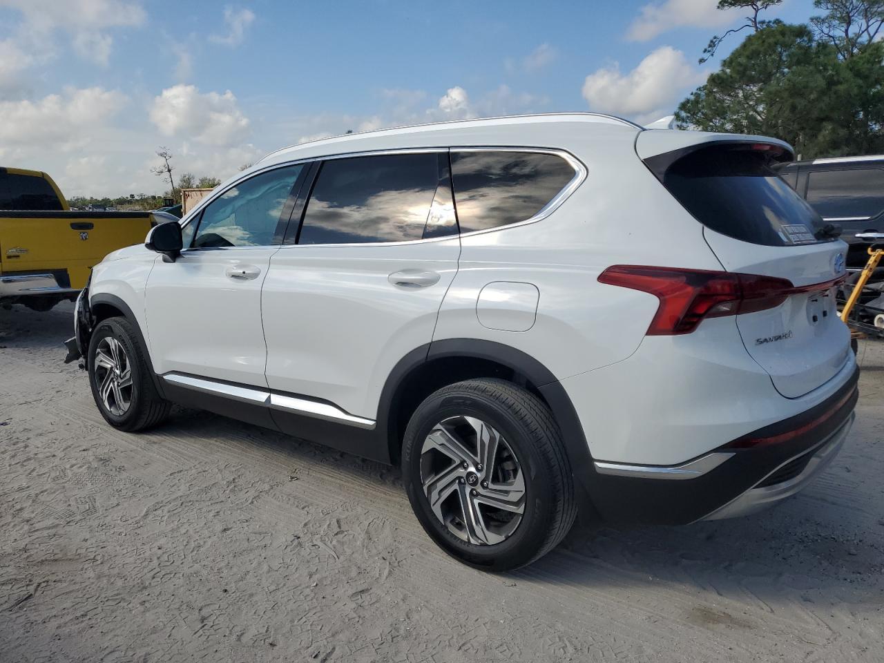 2022 Hyundai Santa Fe - Image 2