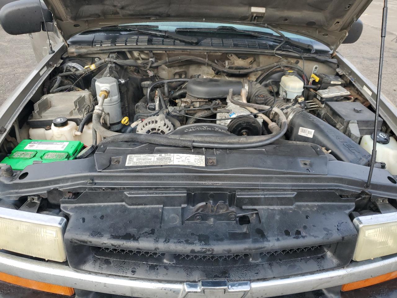 2003 Chevrolet S-10 Pickup - Image 11