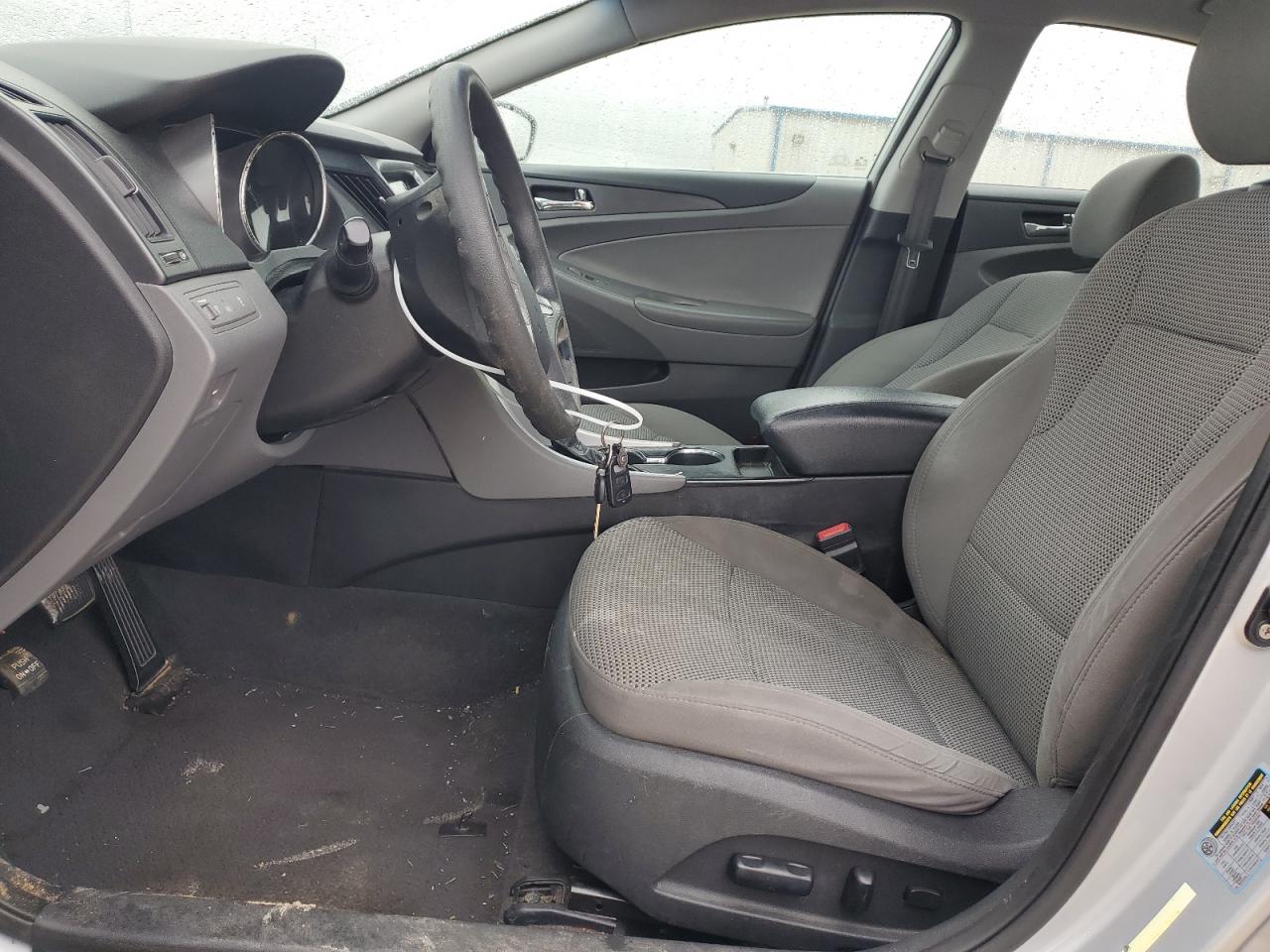 2011 Hyundai Sonata - Image 7