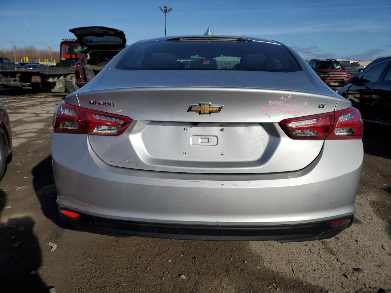 2022 Chevrolet Malibu - Image 6