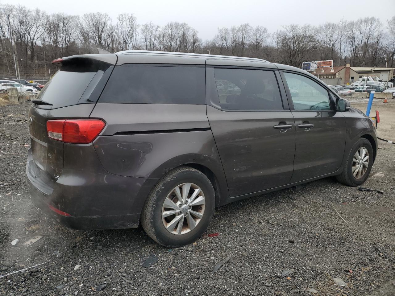 2016 Kia Sedona - Image 3
