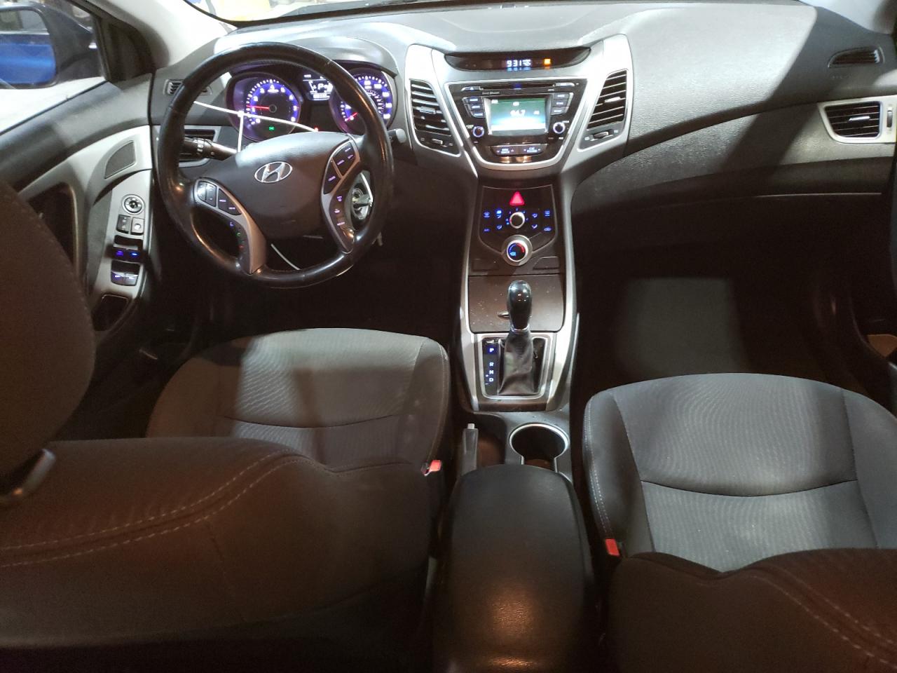 2015 Hyundai Elantra - Image 8