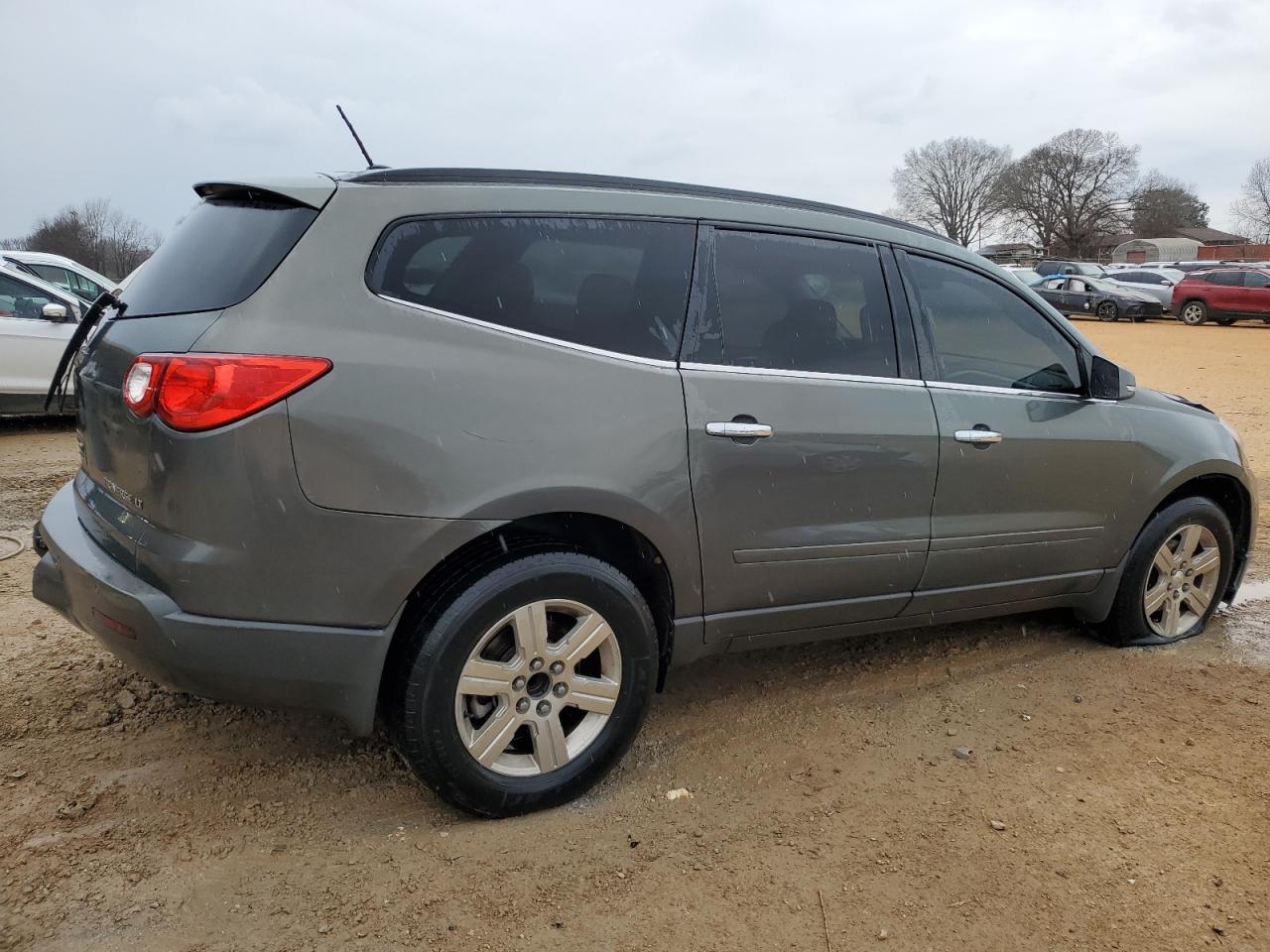 2011 Chevrolet Traverse - Image 3