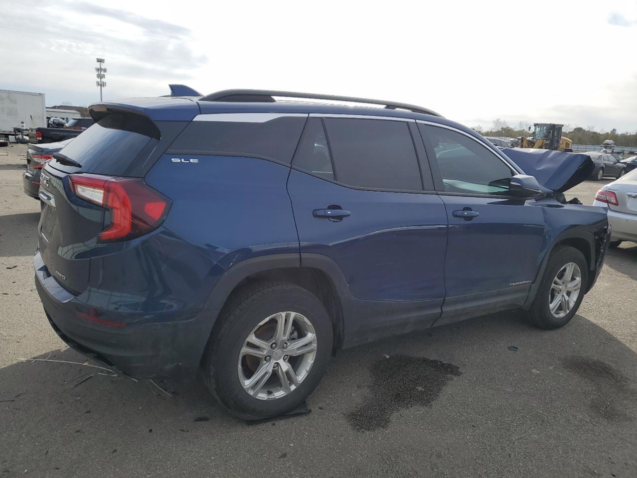 2022 GMC Terrain - Image 3