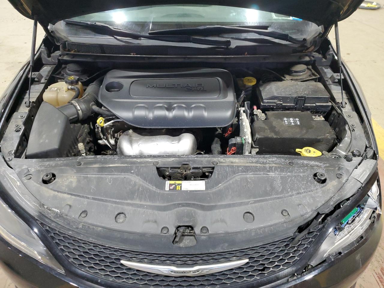 2016 Chrysler 200 - Image 11