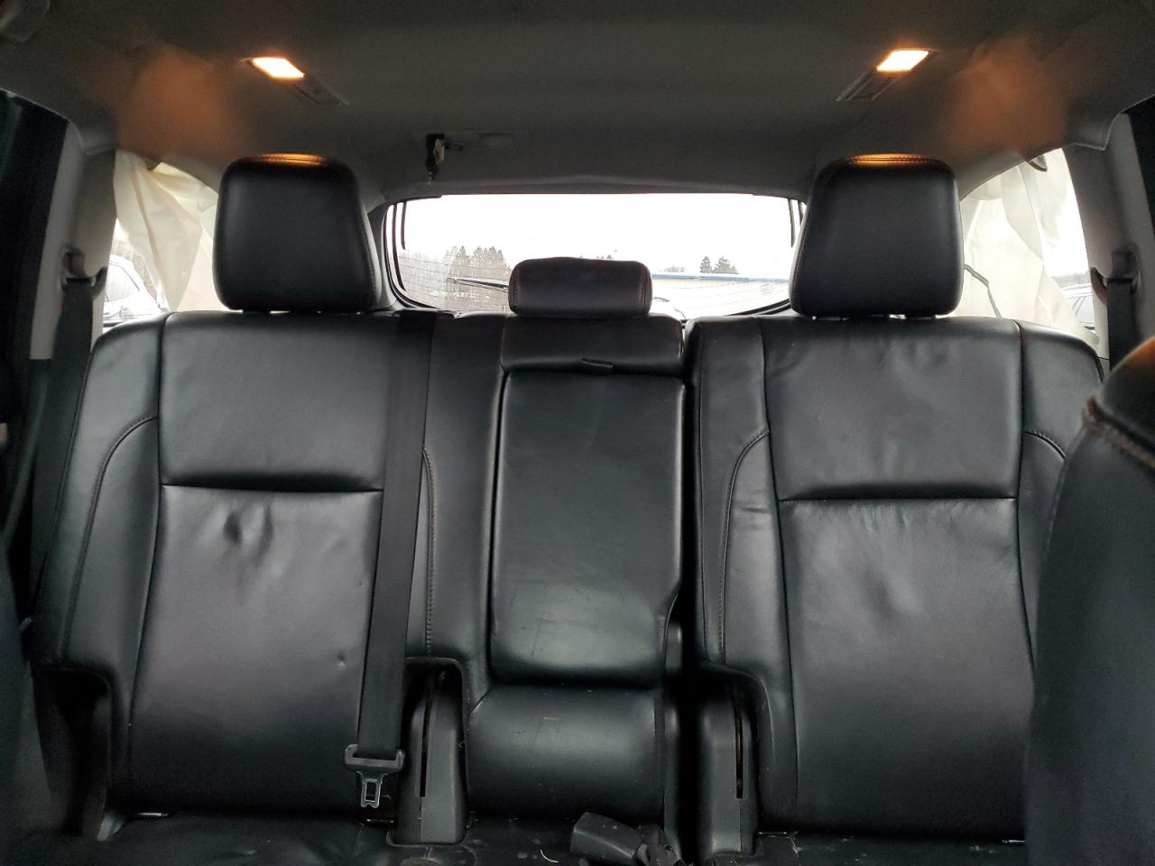 2017 Toyota Highlander - Image 10