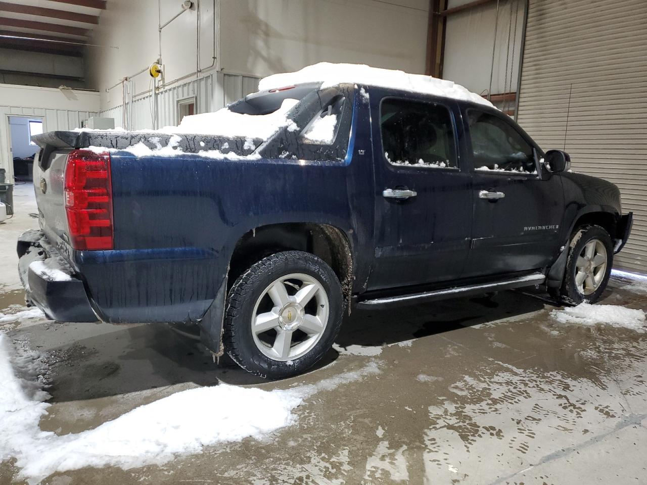 2008 Chevrolet Avalanche - Image 3