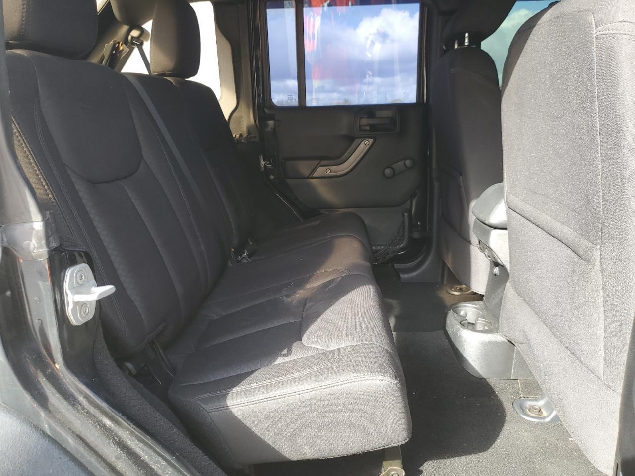 2013 Jeep Wrangler - Image 11
