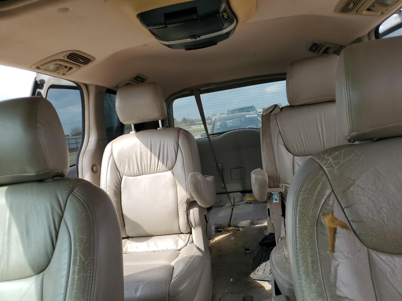 2005 Toyota Sienna - Image 10