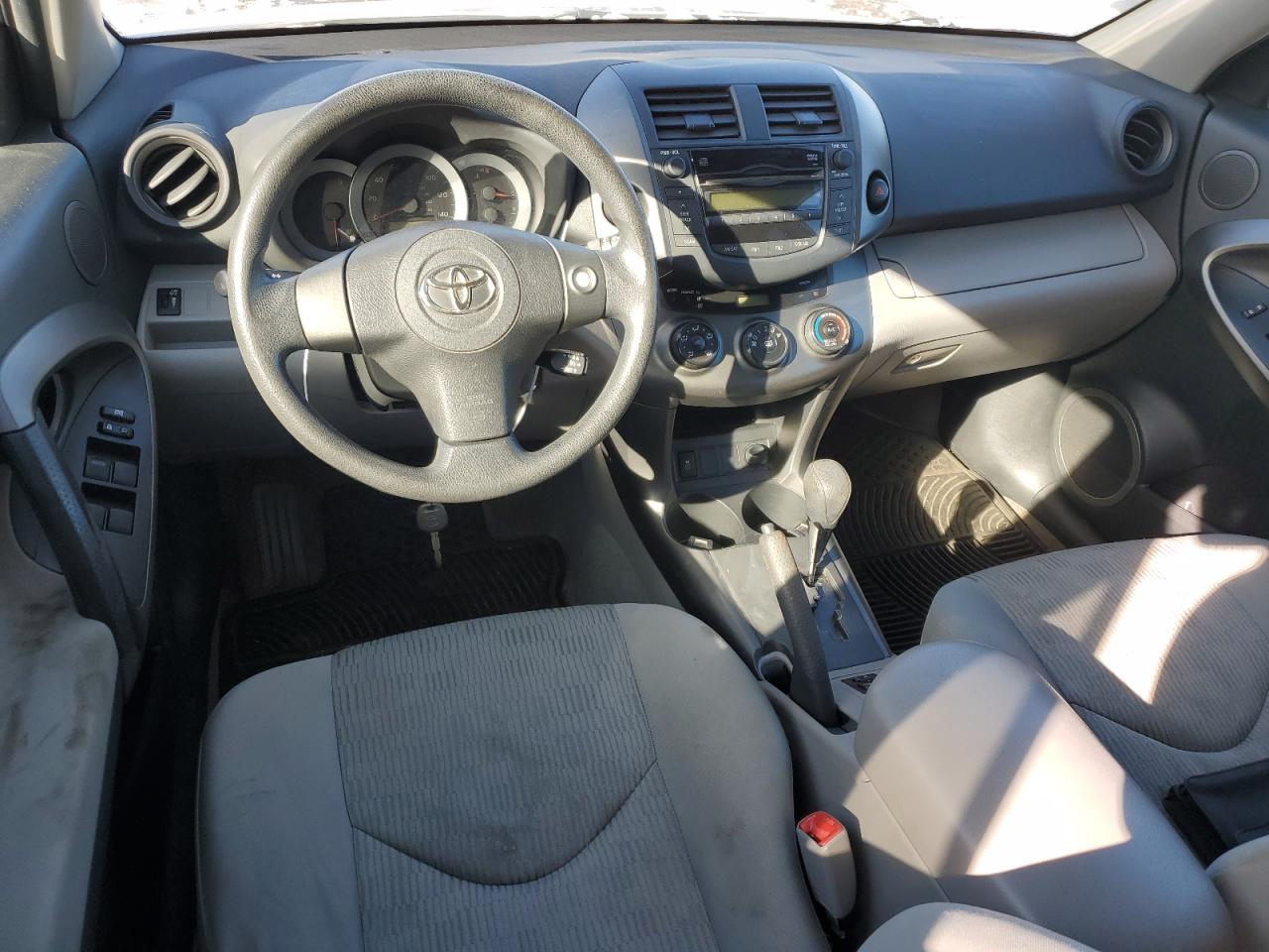 2011 Toyota RAV 4 - Image 8