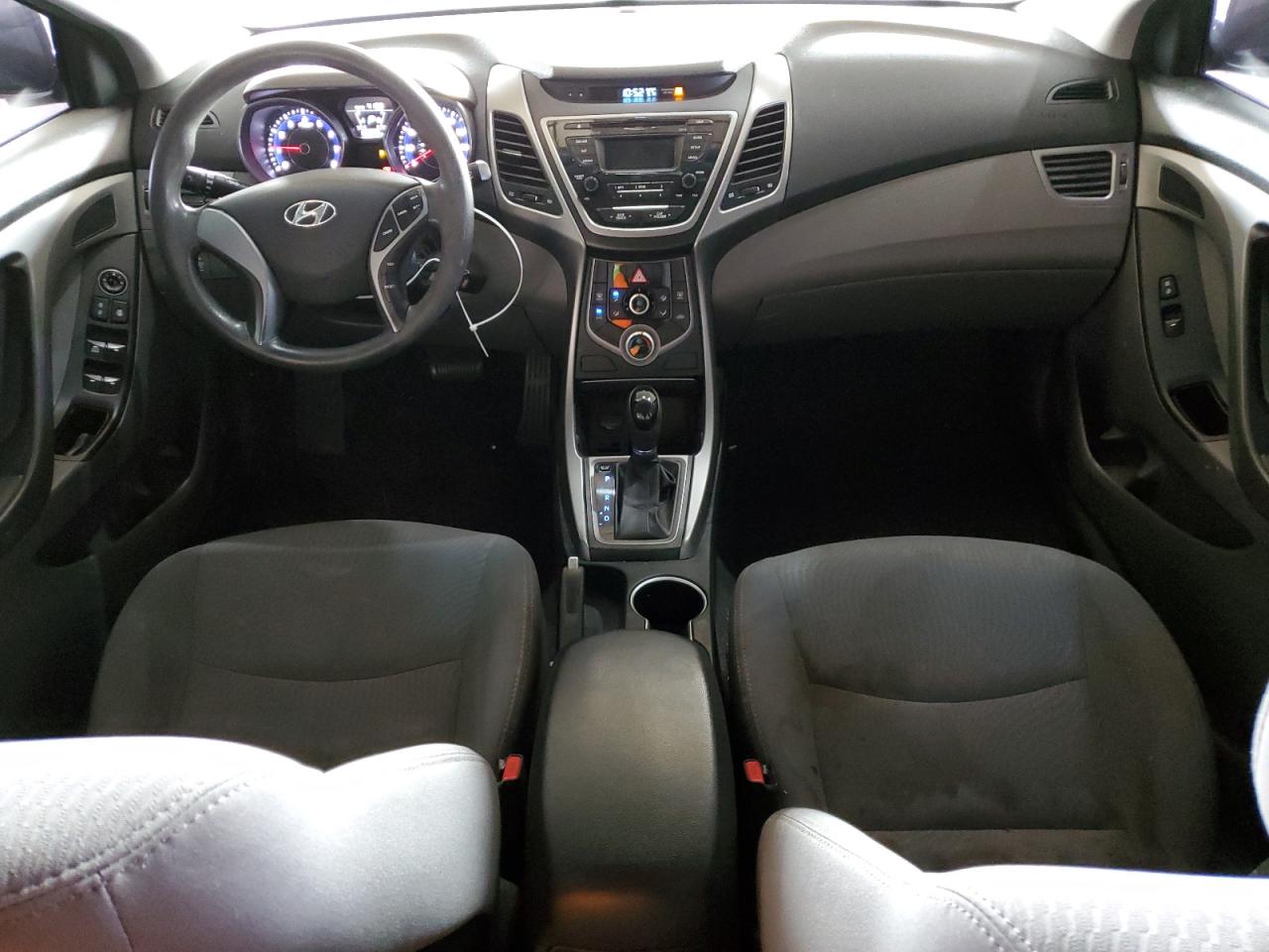 2016 Hyundai Elantra - Image 8
