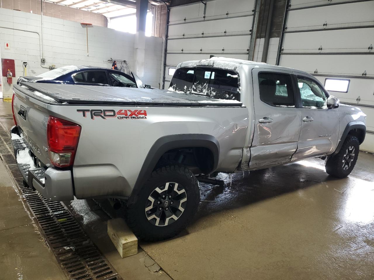 2017 Toyota Tacoma - Image 3