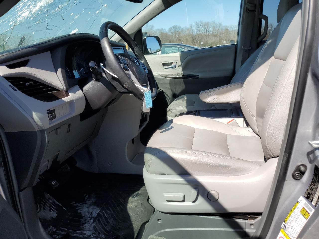 2018 Toyota Sienna - Image 7