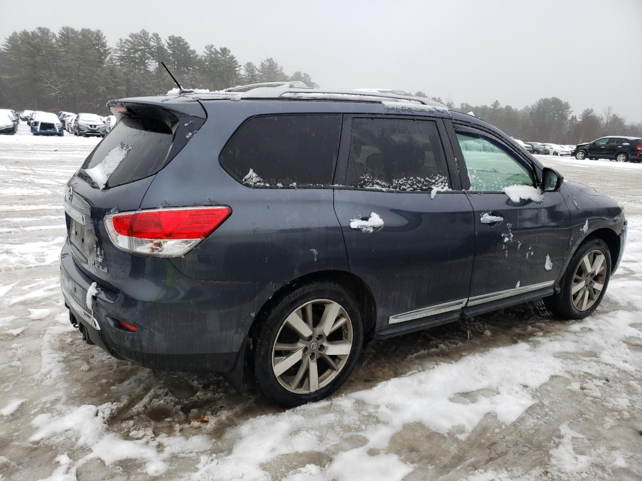 2014 Nissan Pathfinder - Image 3