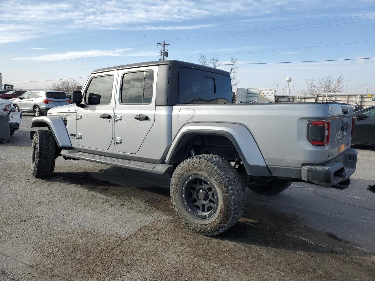 2021 Jeep Gladiator - Image 2