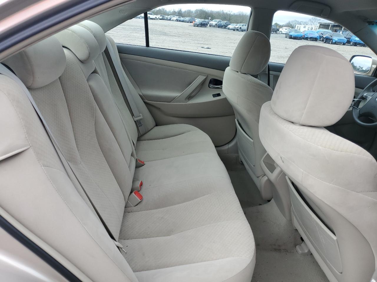 2009 Toyota Camry - Image 11