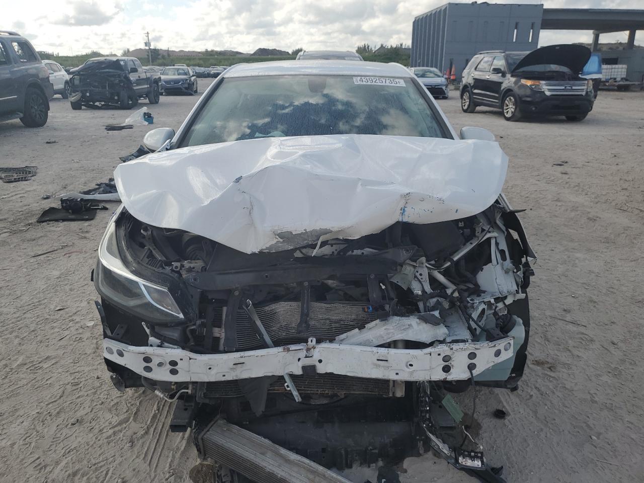 2017 Chevrolet Cruze - Image 5