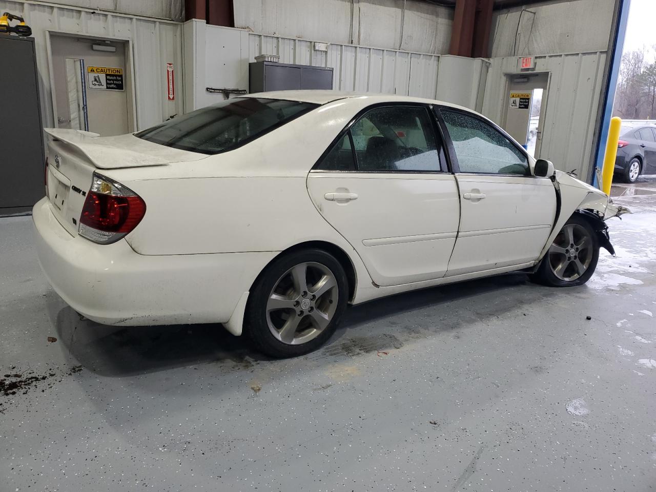 2005 Toyota Camry - Image 3