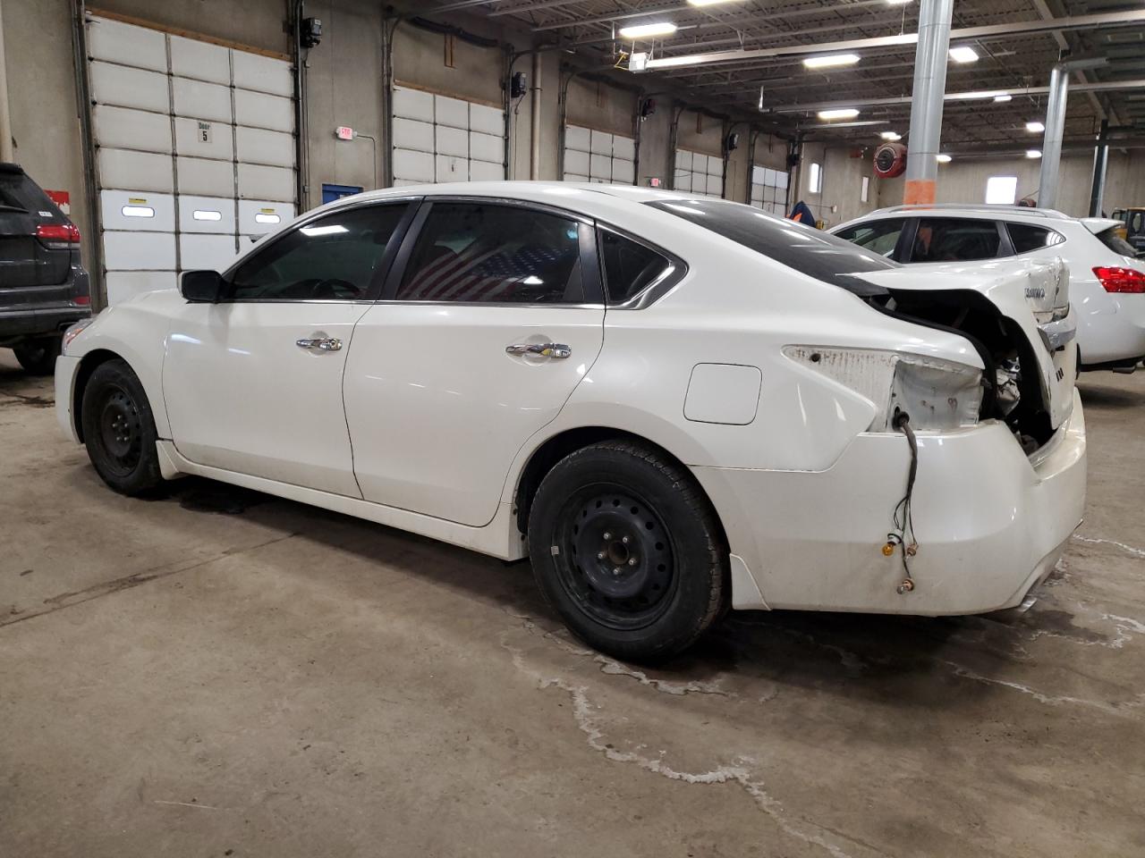 2015 Nissan Altima - Image 2