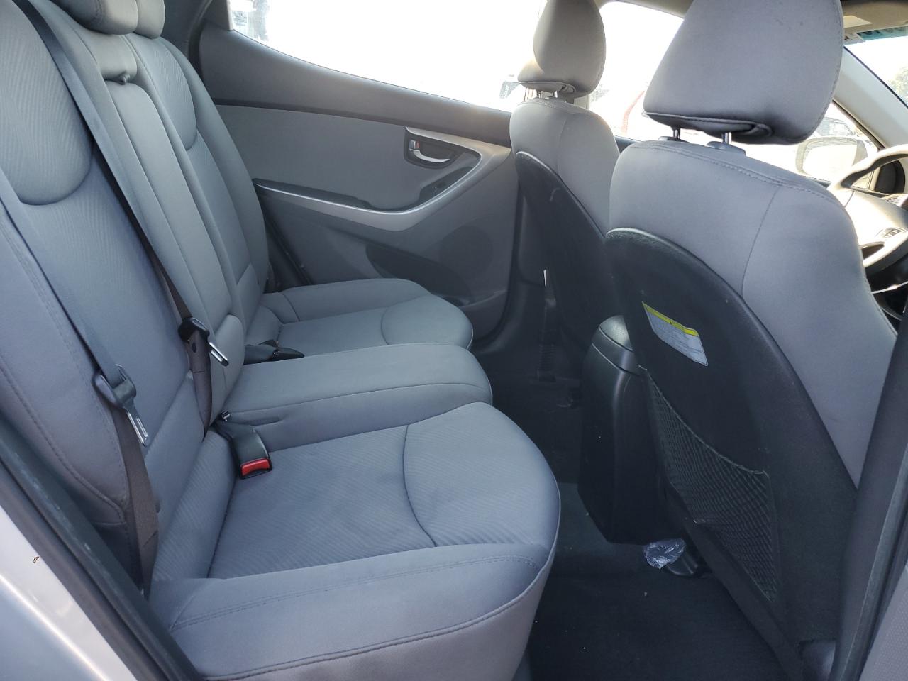 2013 Hyundai Elantra - Image 10