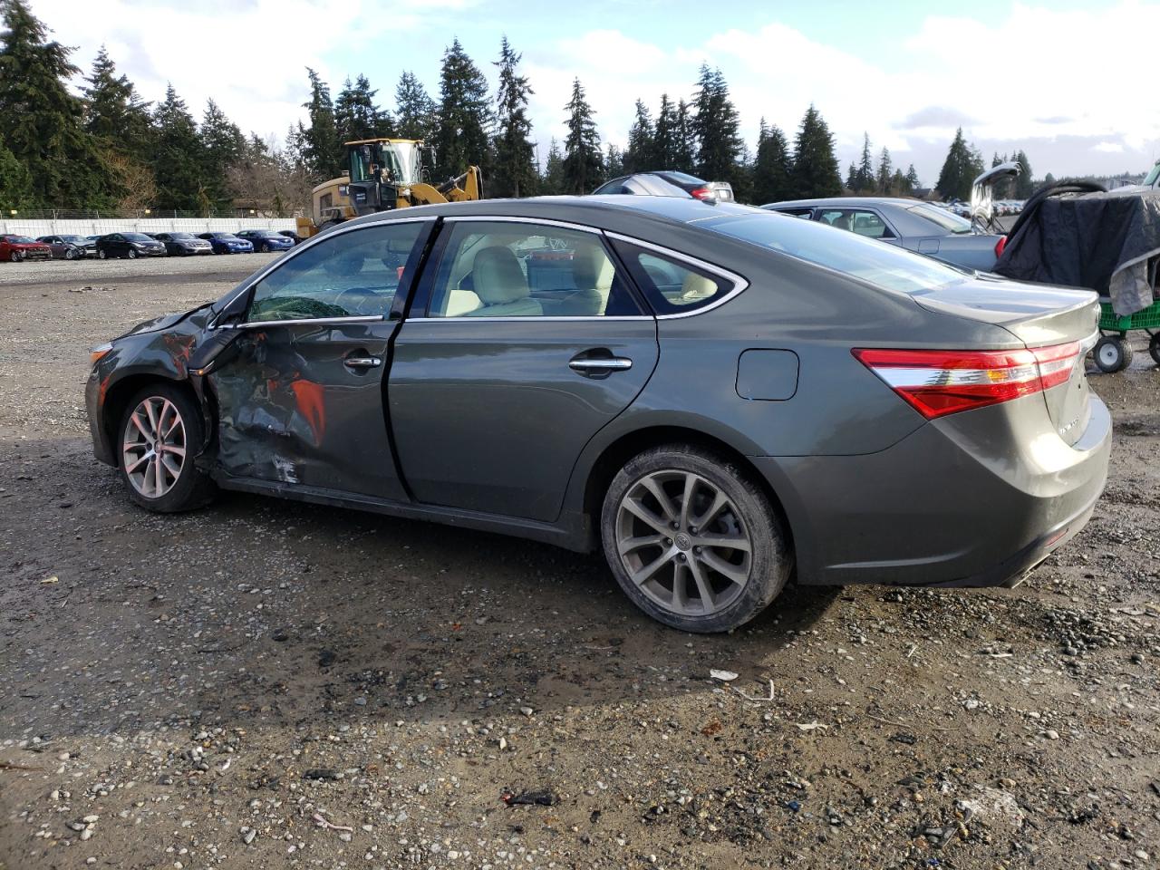 2014 Toyota Avalon - Image 2