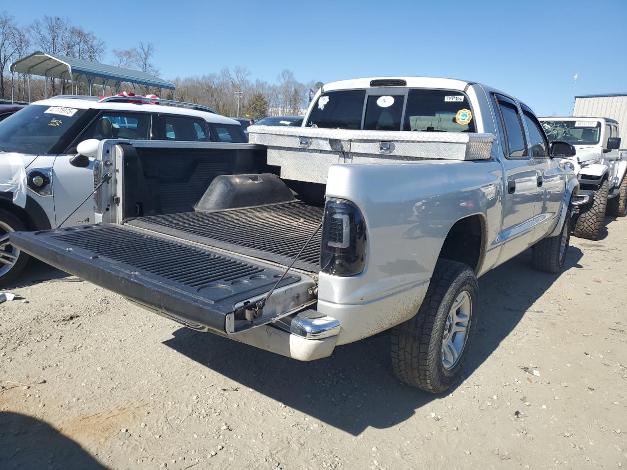 2004 Dodge Dakota - Image 3