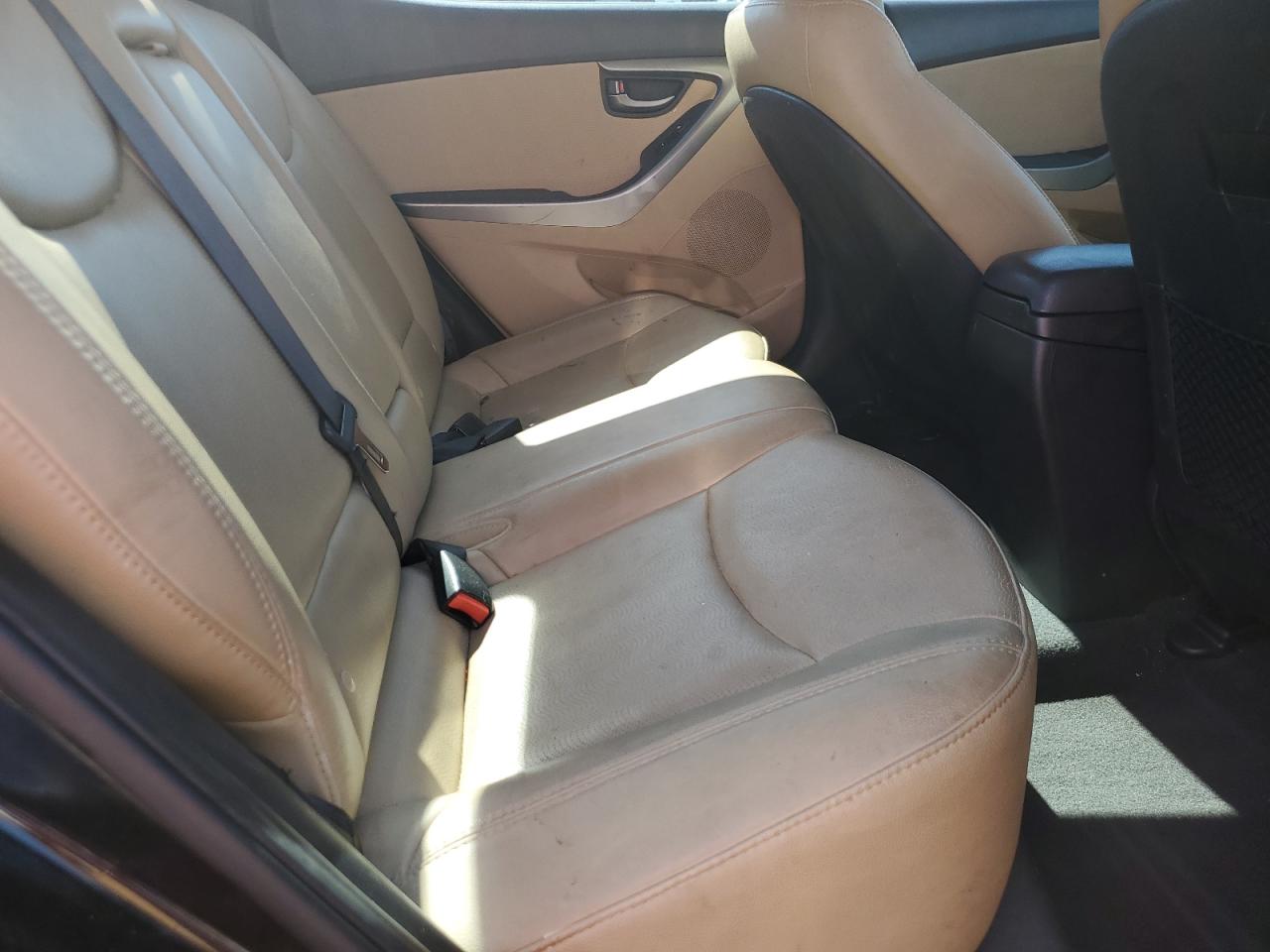 2013 Hyundai Elantra - Image 10