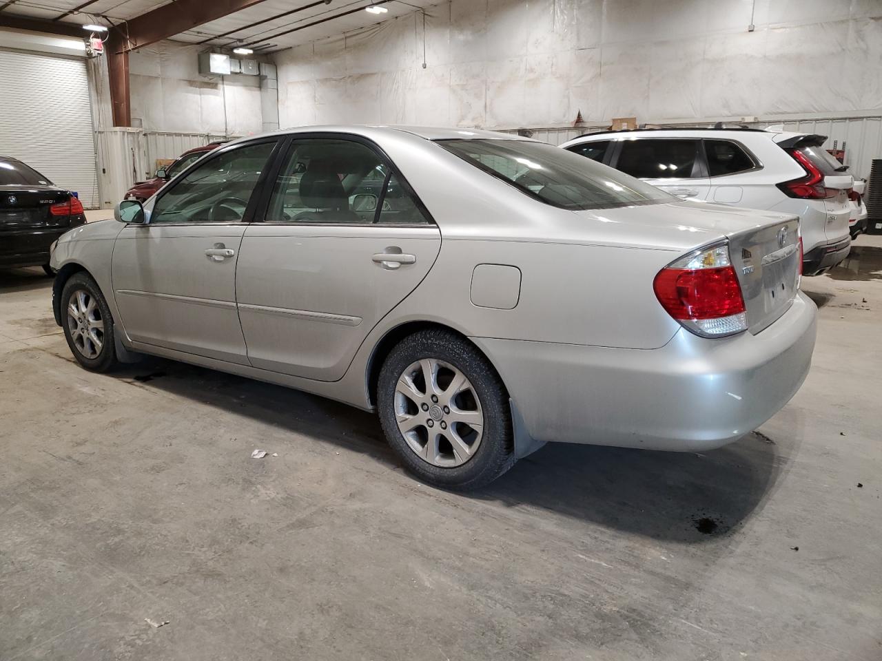 2005 Toyota Camry - Image 2