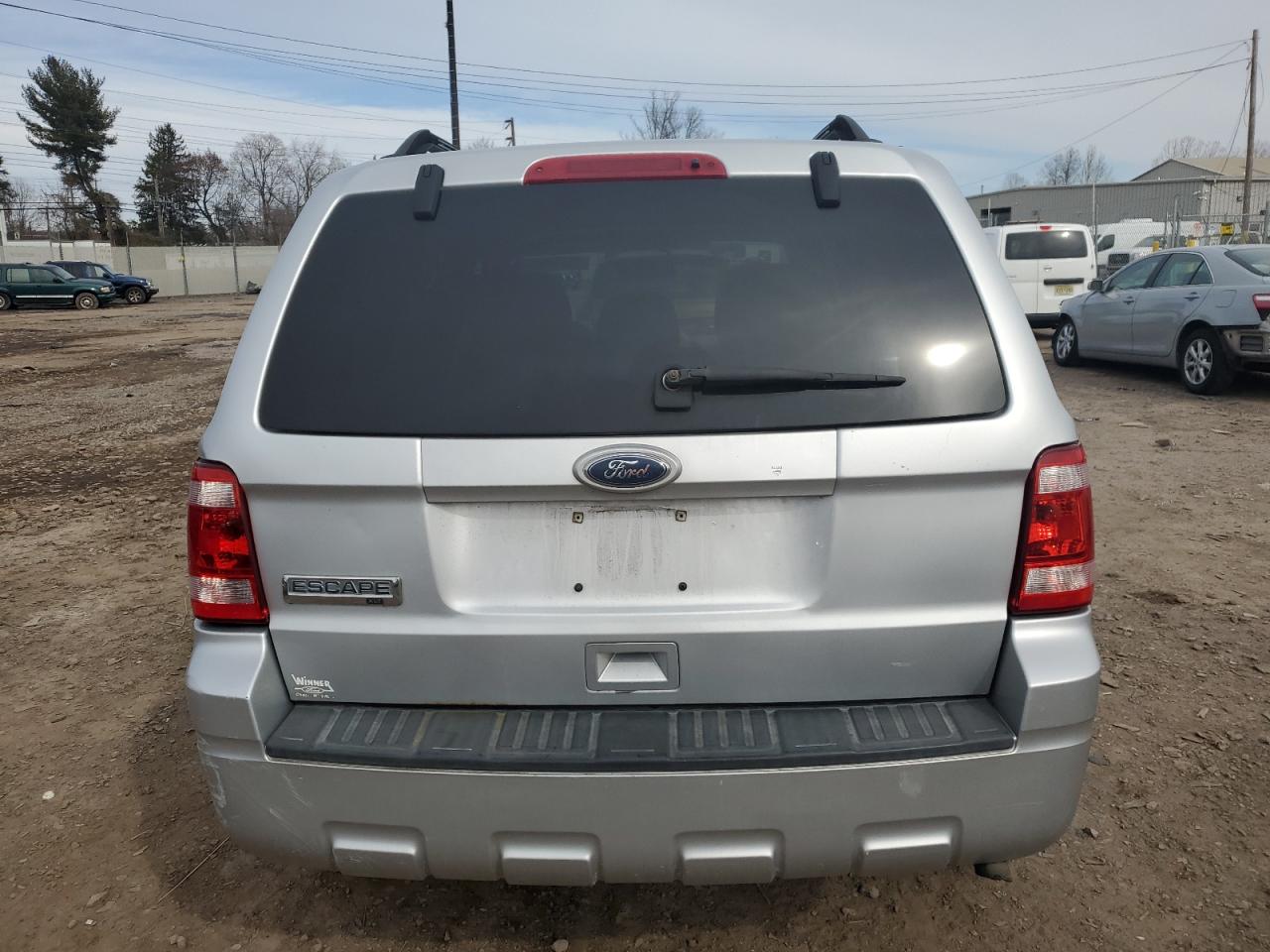 2010 Ford Escape - Image 6