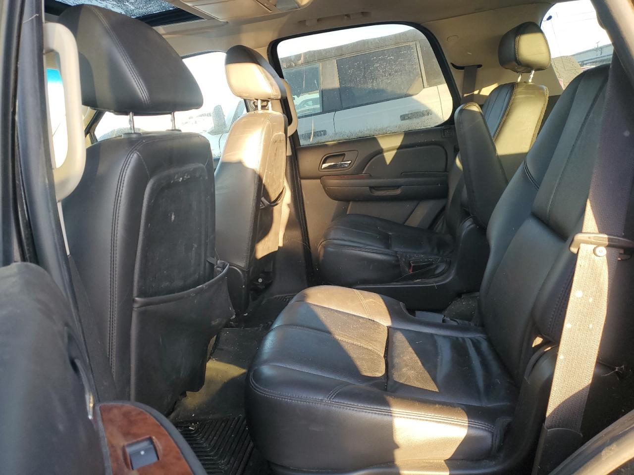 2009 GMC Yukon - Image 11