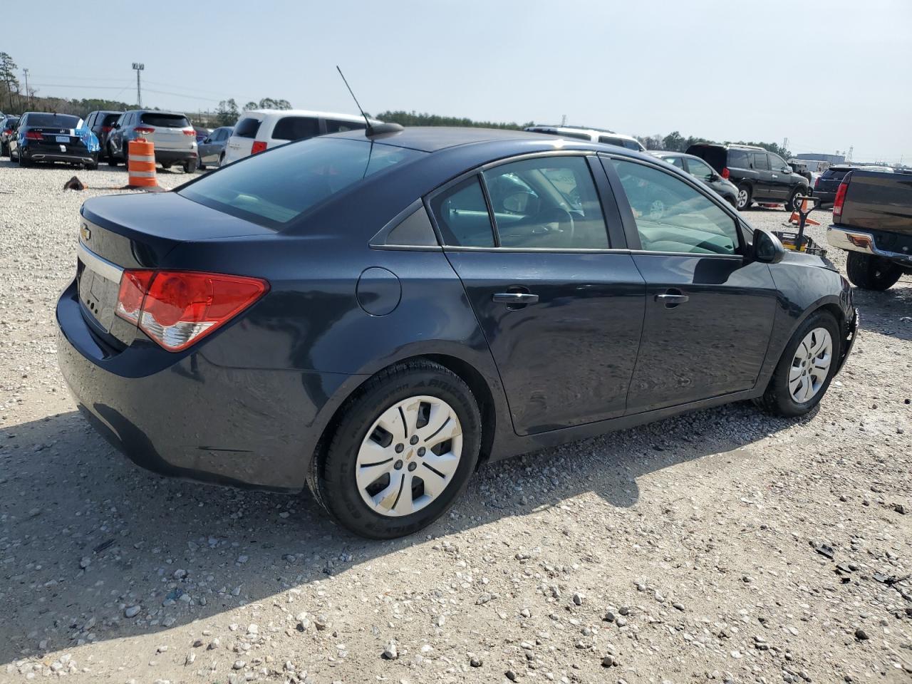 2015 Chevrolet Cruze - Image 3