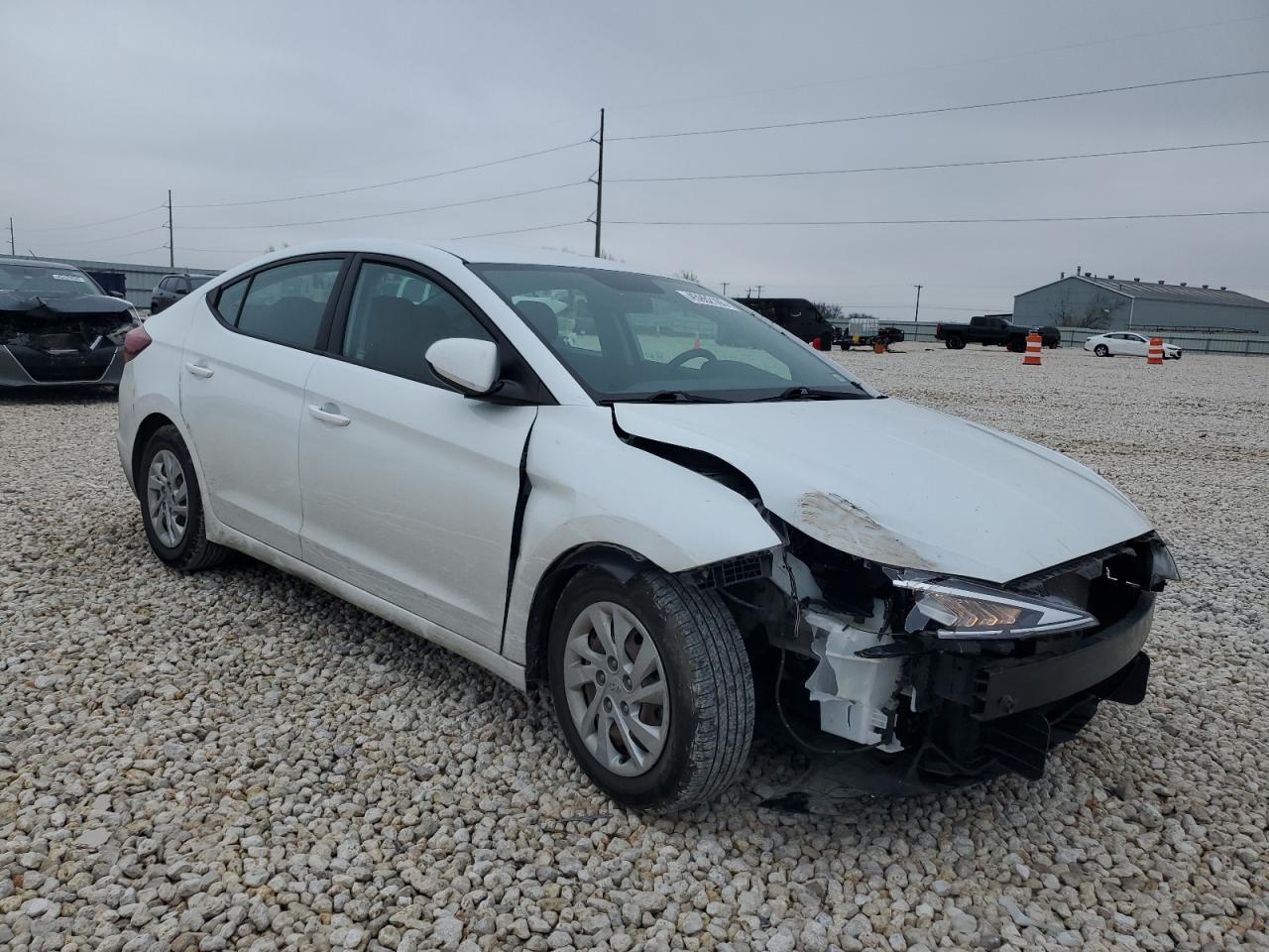 2019 Hyundai Elantra - Image 4