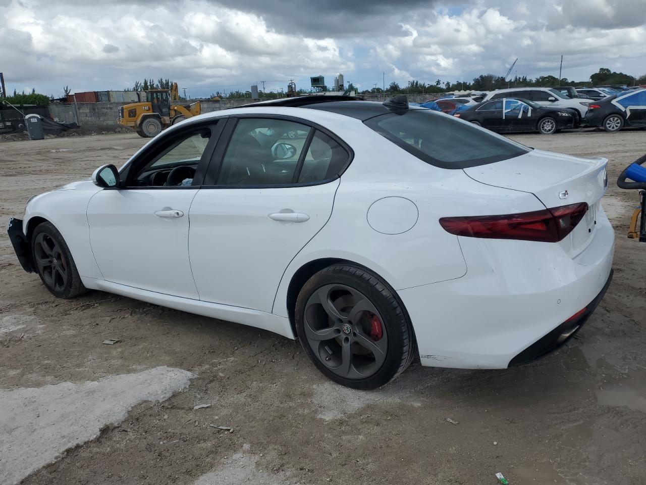2017 Alfa Romeo Giulia - Image 2