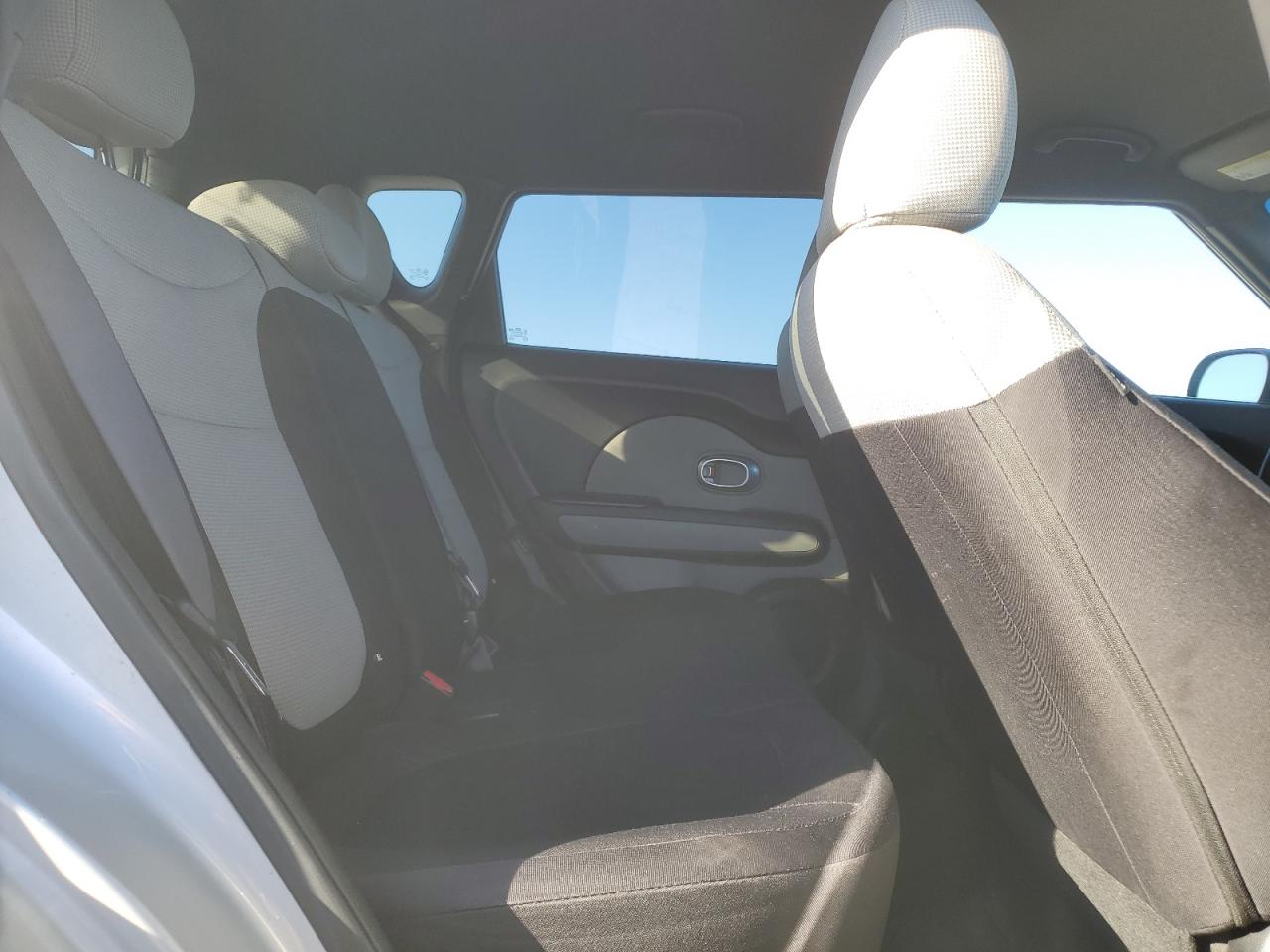 2015 Kia Soul - Image 11