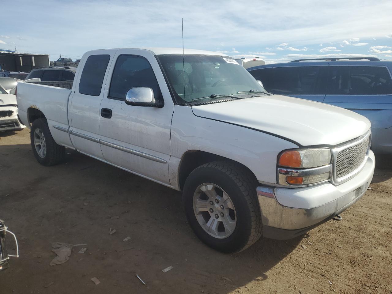 2002 GMC Sierra - Image 4