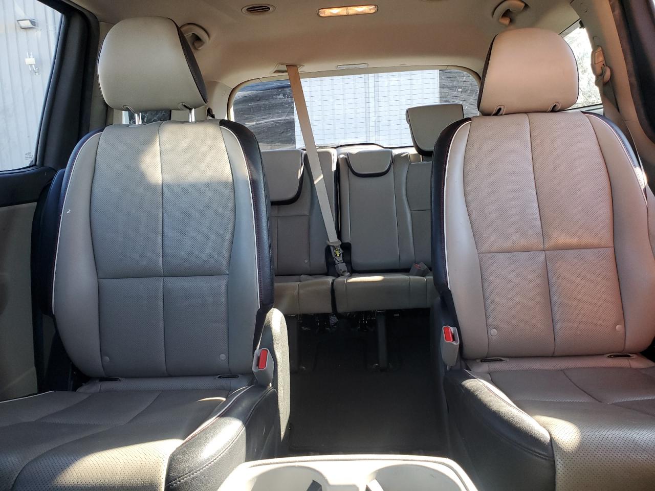 2020 Kia Sedona - Image 10