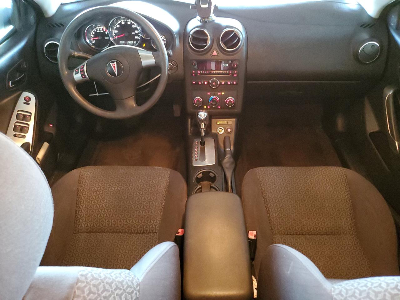 2010 Pontiac G6 - Image 8