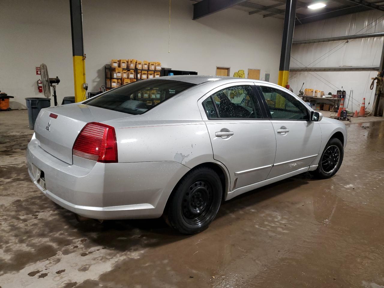 2006 Mitsubishi Galant - Image 3