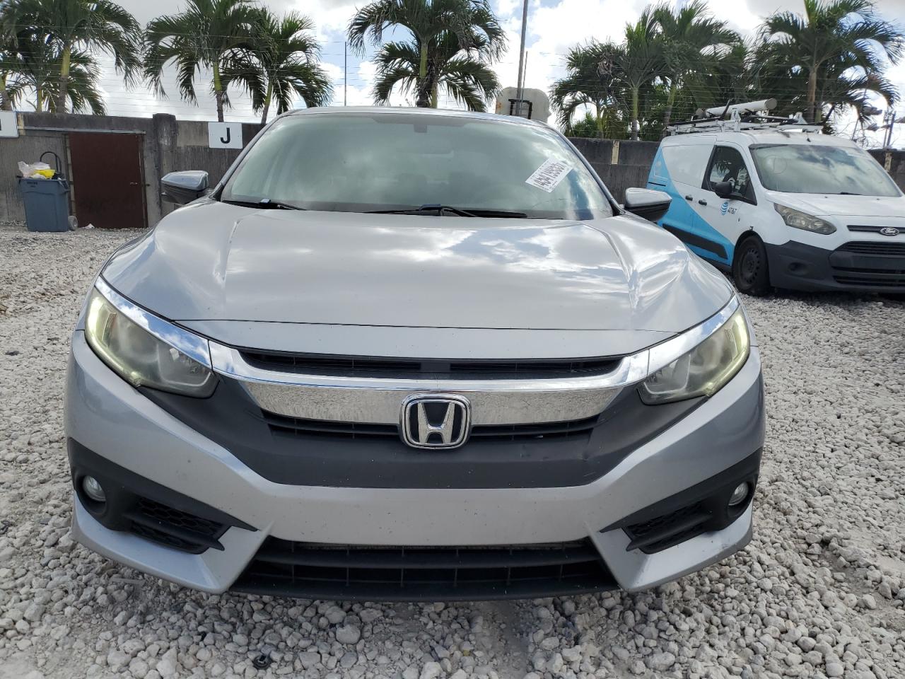 2016 Honda Civic - Image 5