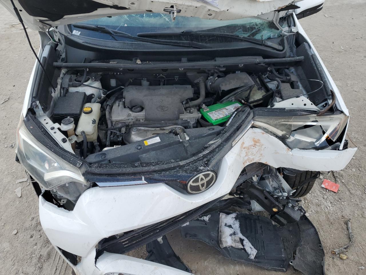 2017 Toyota RAV 4 - Image 12
