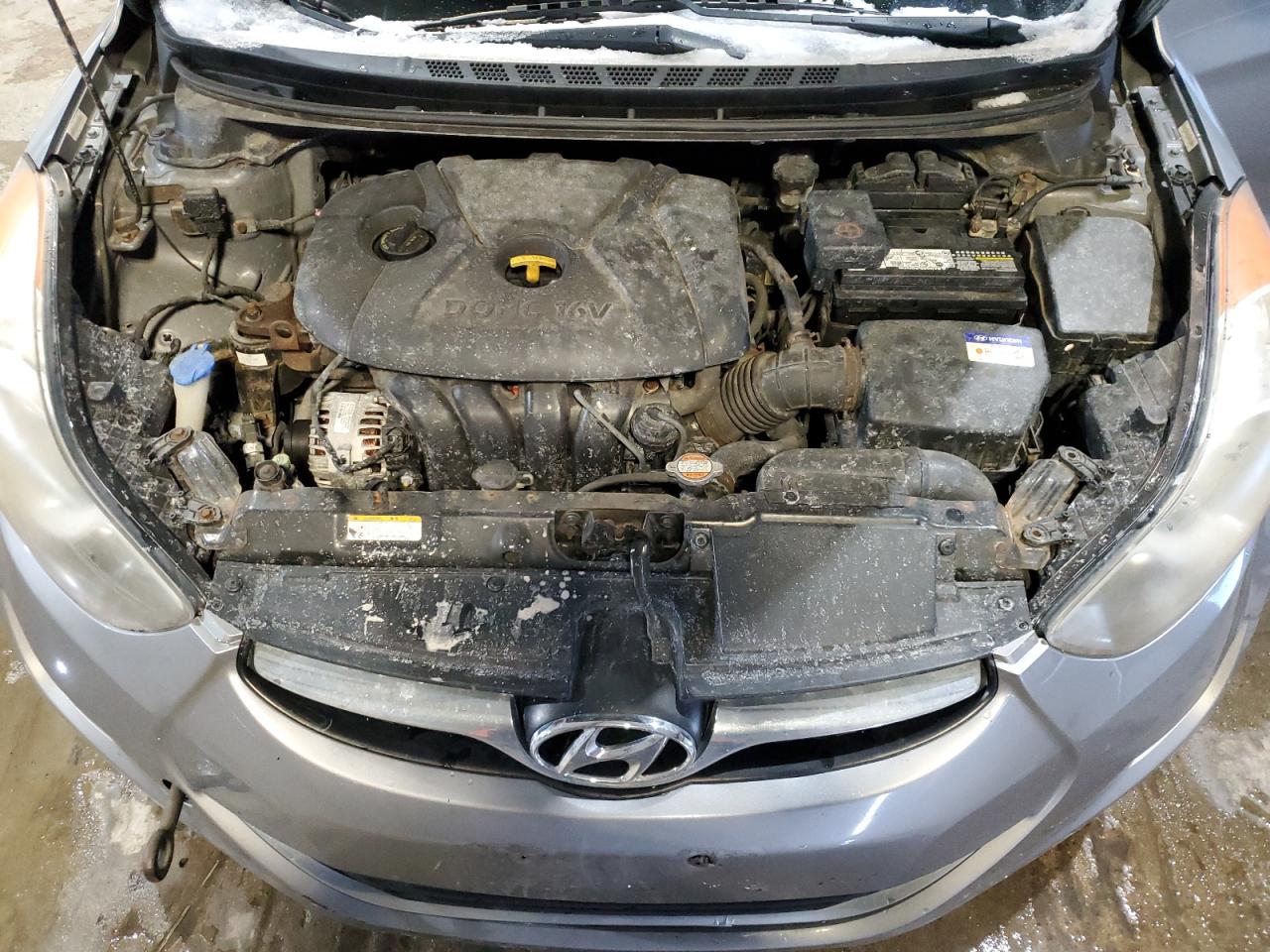 2012 Hyundai Elantra - Image 11