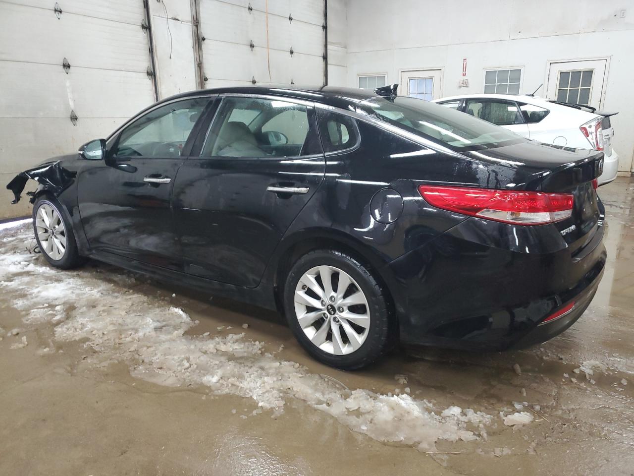 2016 Kia Optima - Image 2
