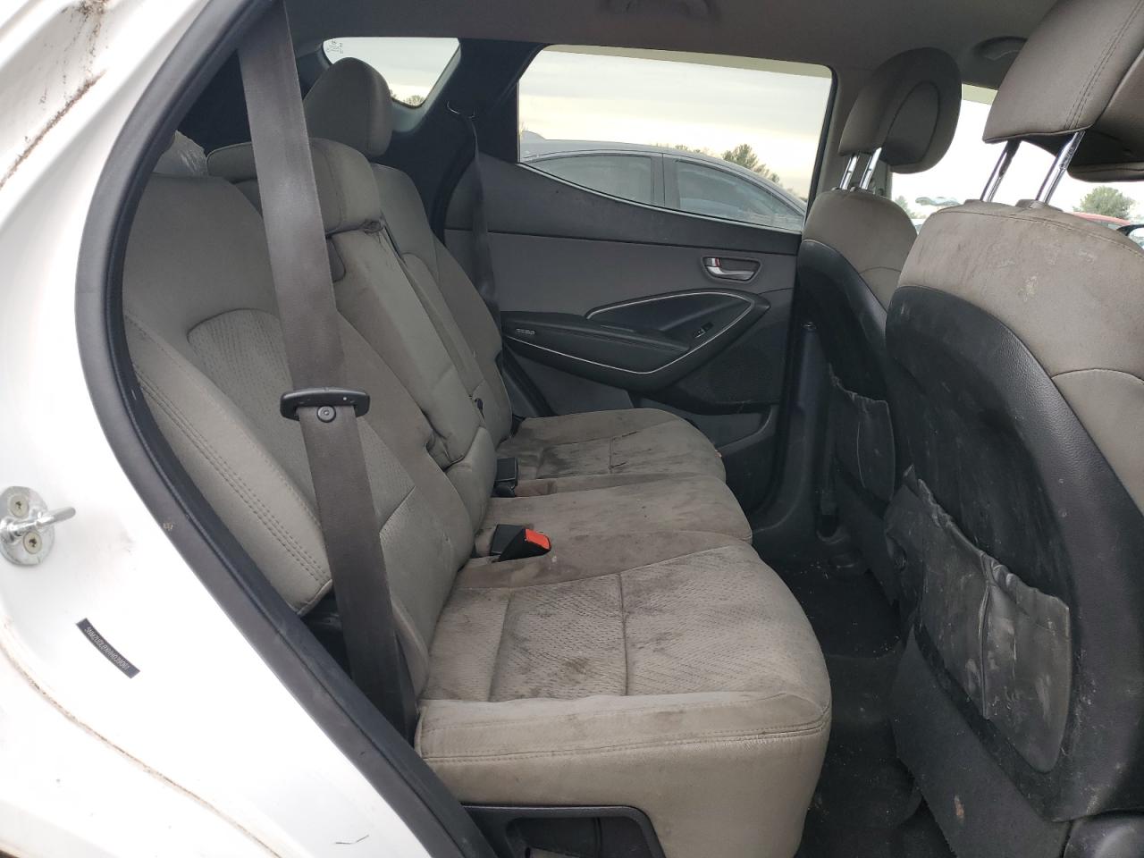 2017 Hyundai Santa Fe - Image 12