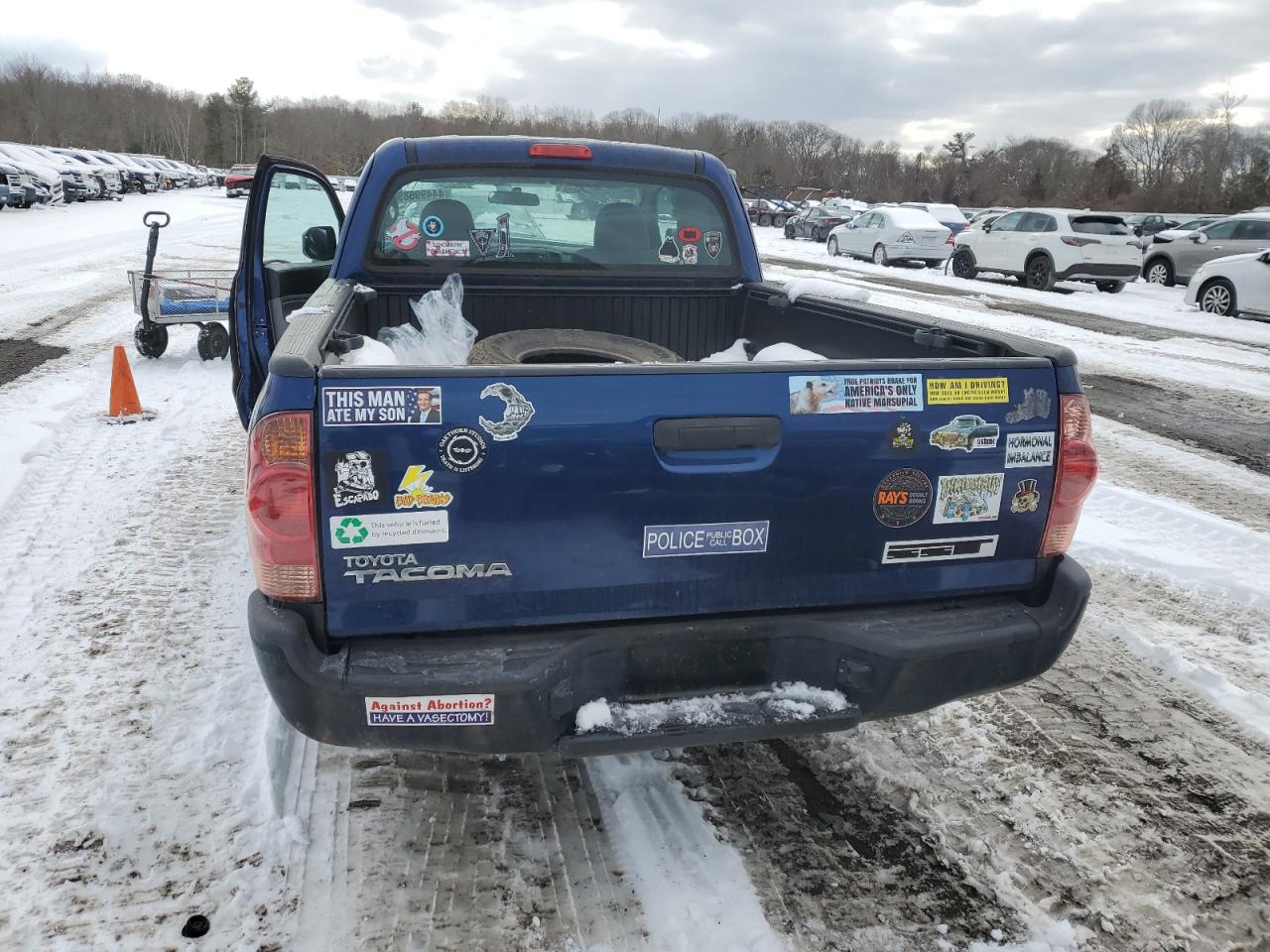 2015 Toyota Tacoma - Image 6