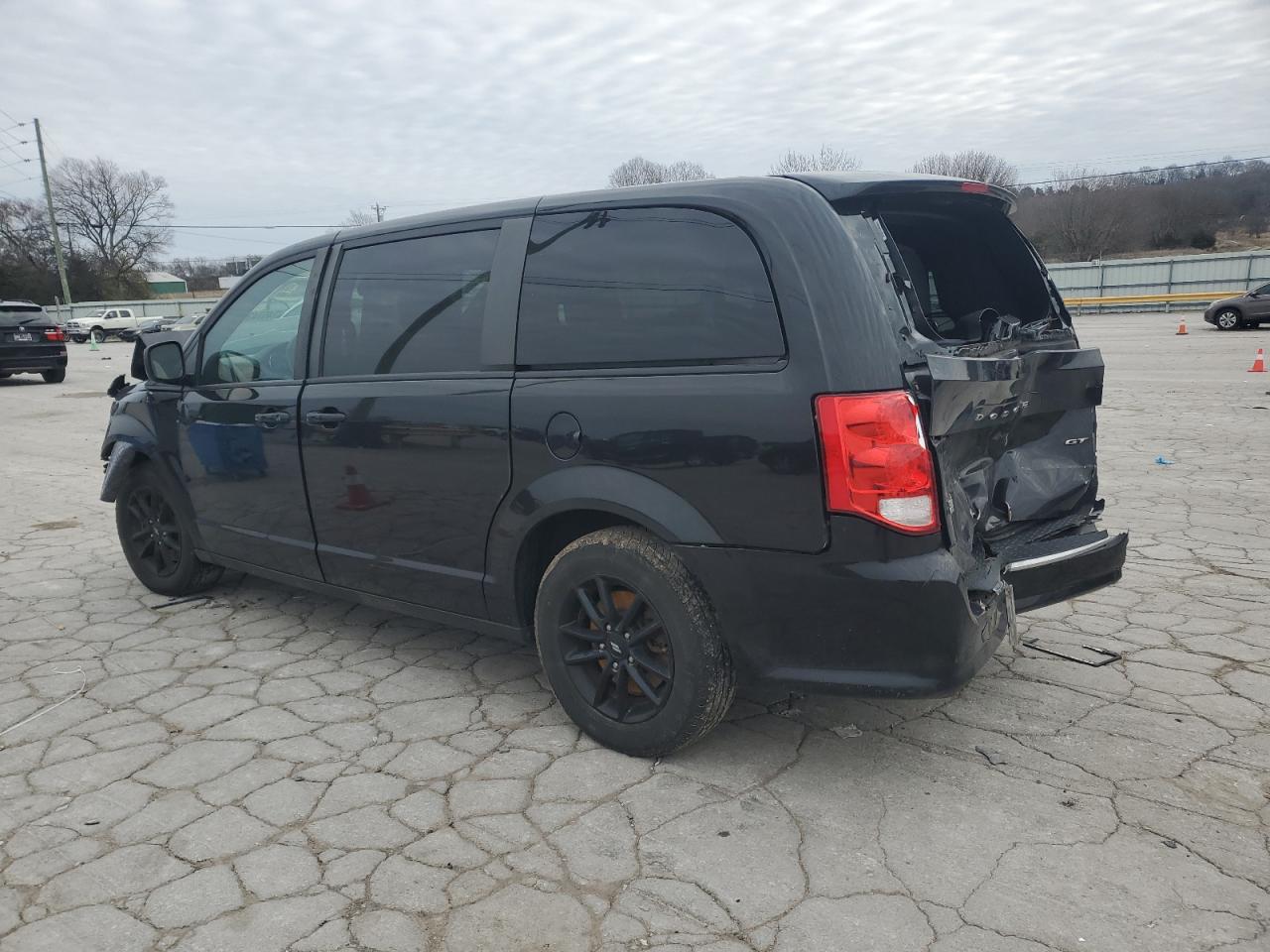 2020 Dodge Caravan - Image 2